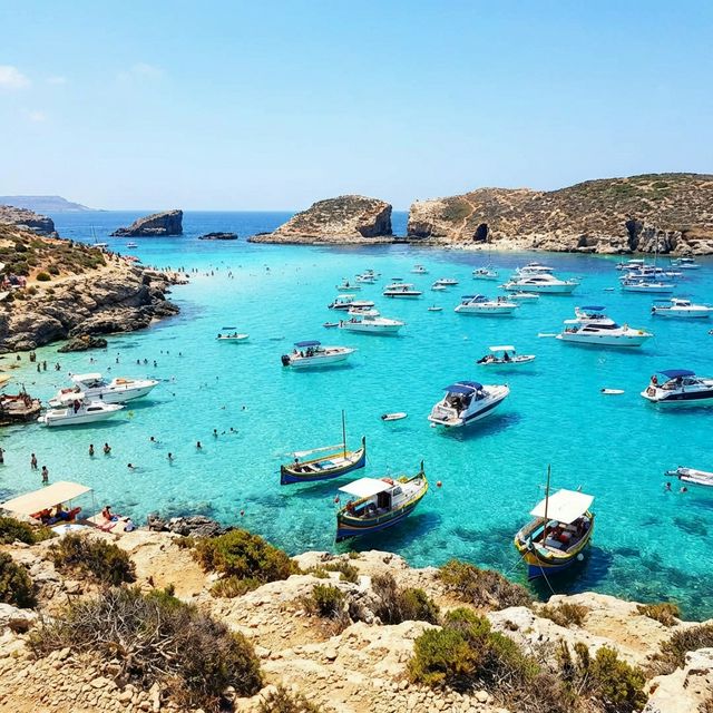 Modra laguna na Cominu